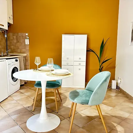 Cozy With Garden Appartement